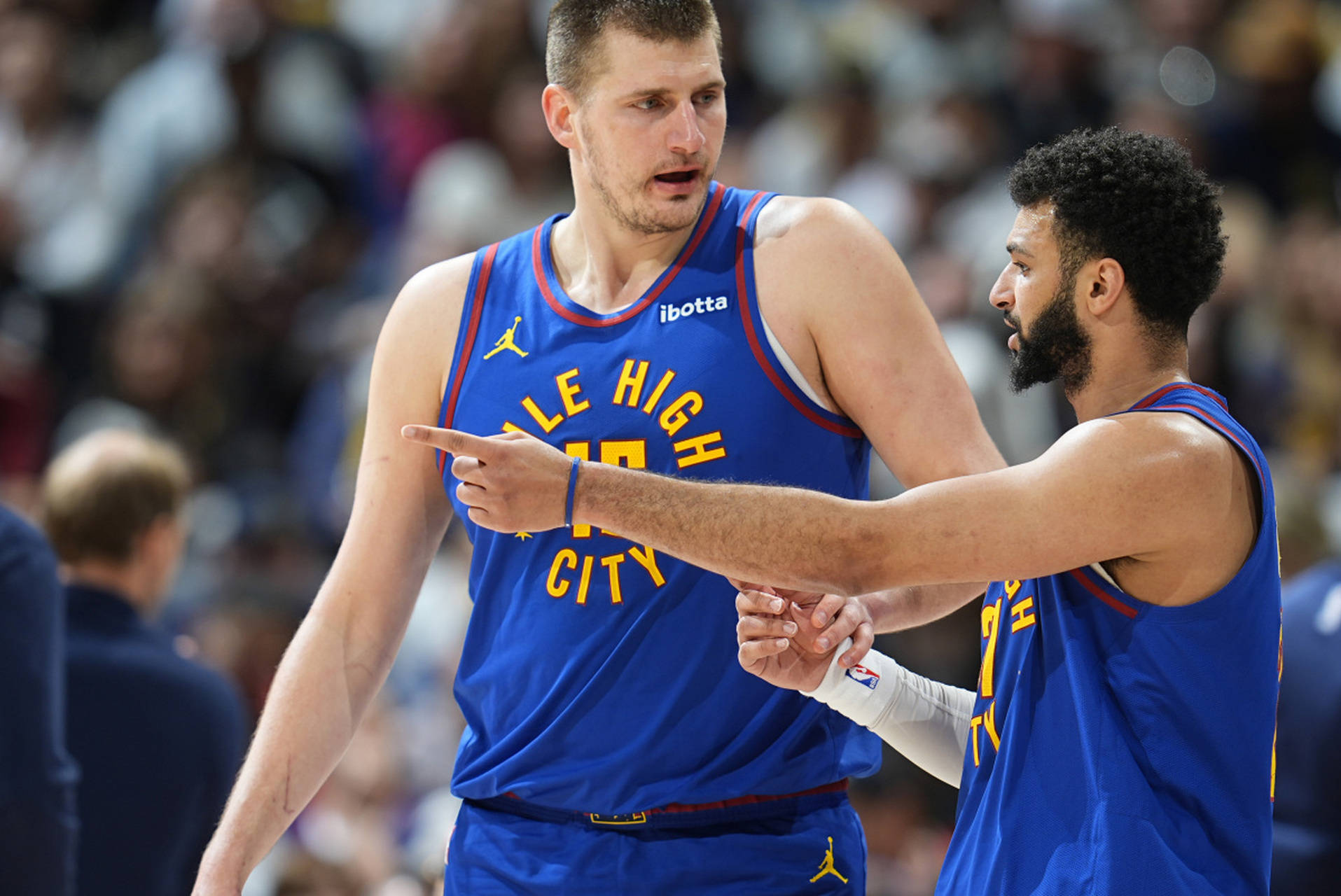 穆雷意外战胜塞尔维亚队，战术调整引爆全场！