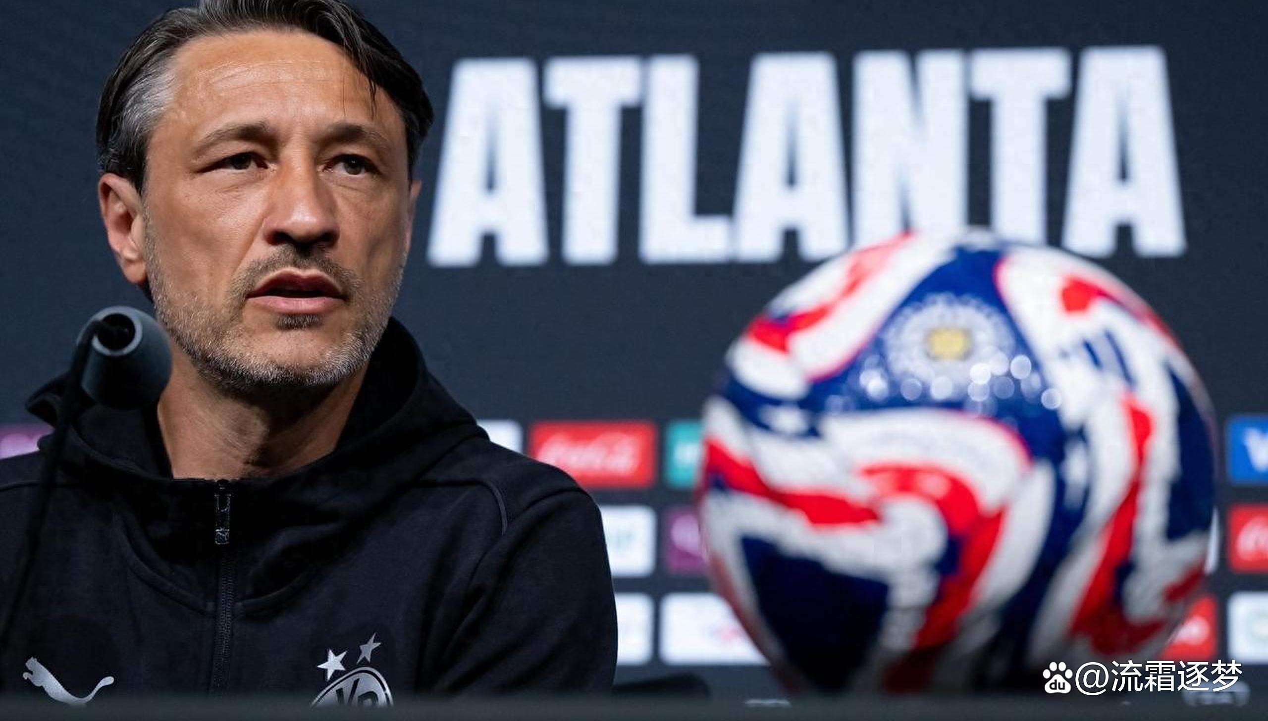 爱游戏APP-多特蒙德核心球员被曝转会传闻，引球迷热议，电脑所以.-爱游戏APP