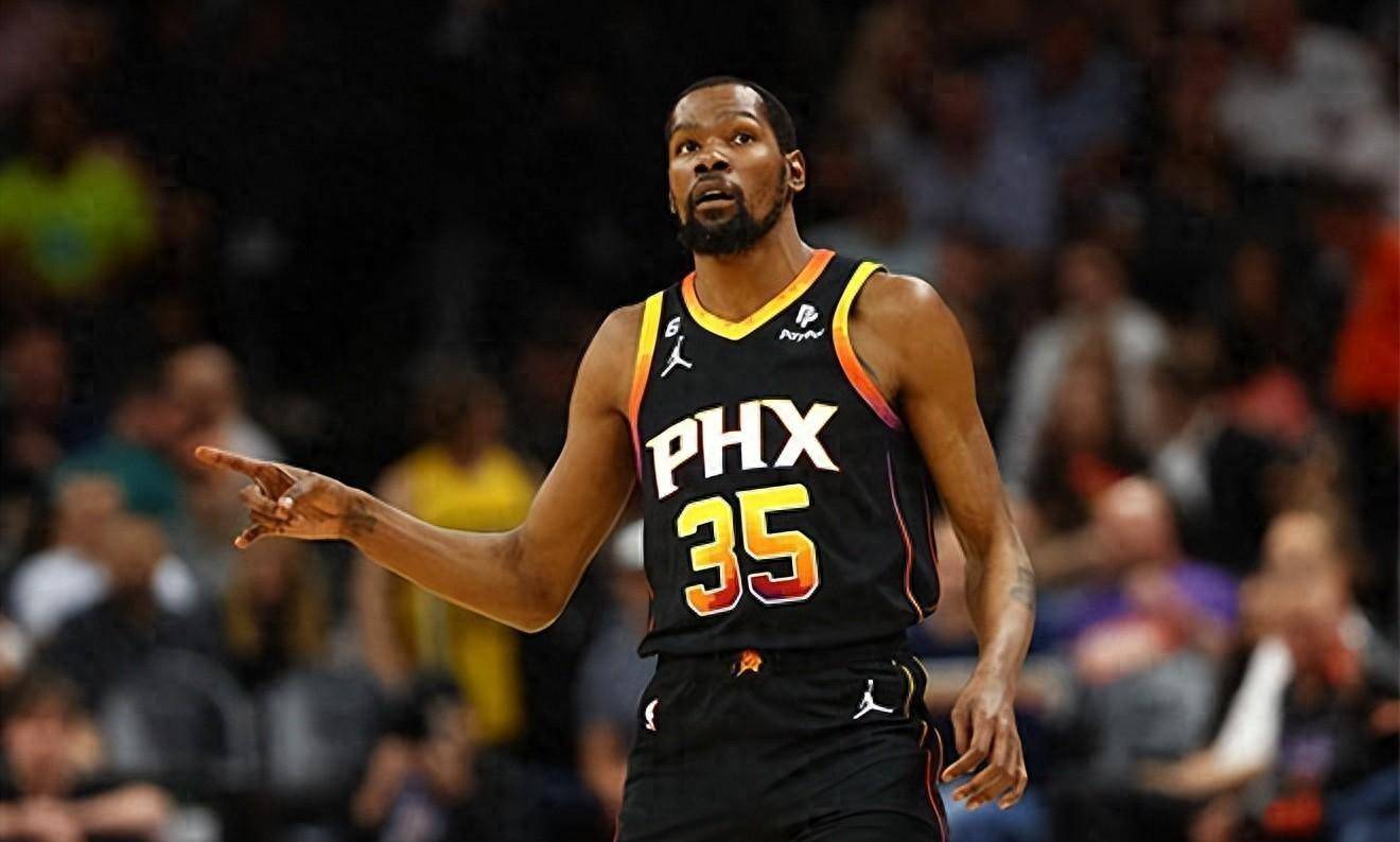 爱游戏APP-杜兰特与50激战美国队分钟，败北胜负难料！，浓眉哥焦点对战全场沸腾不已-爱游戏APP